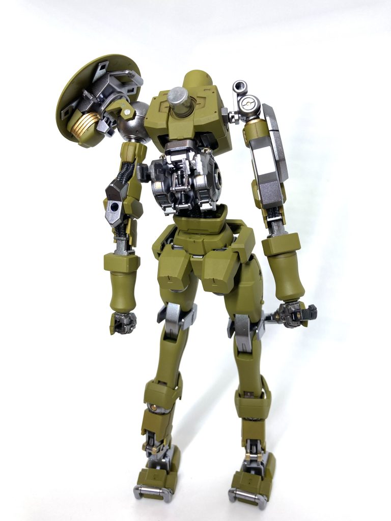 後ろ姿です、だいぶ猫背です。