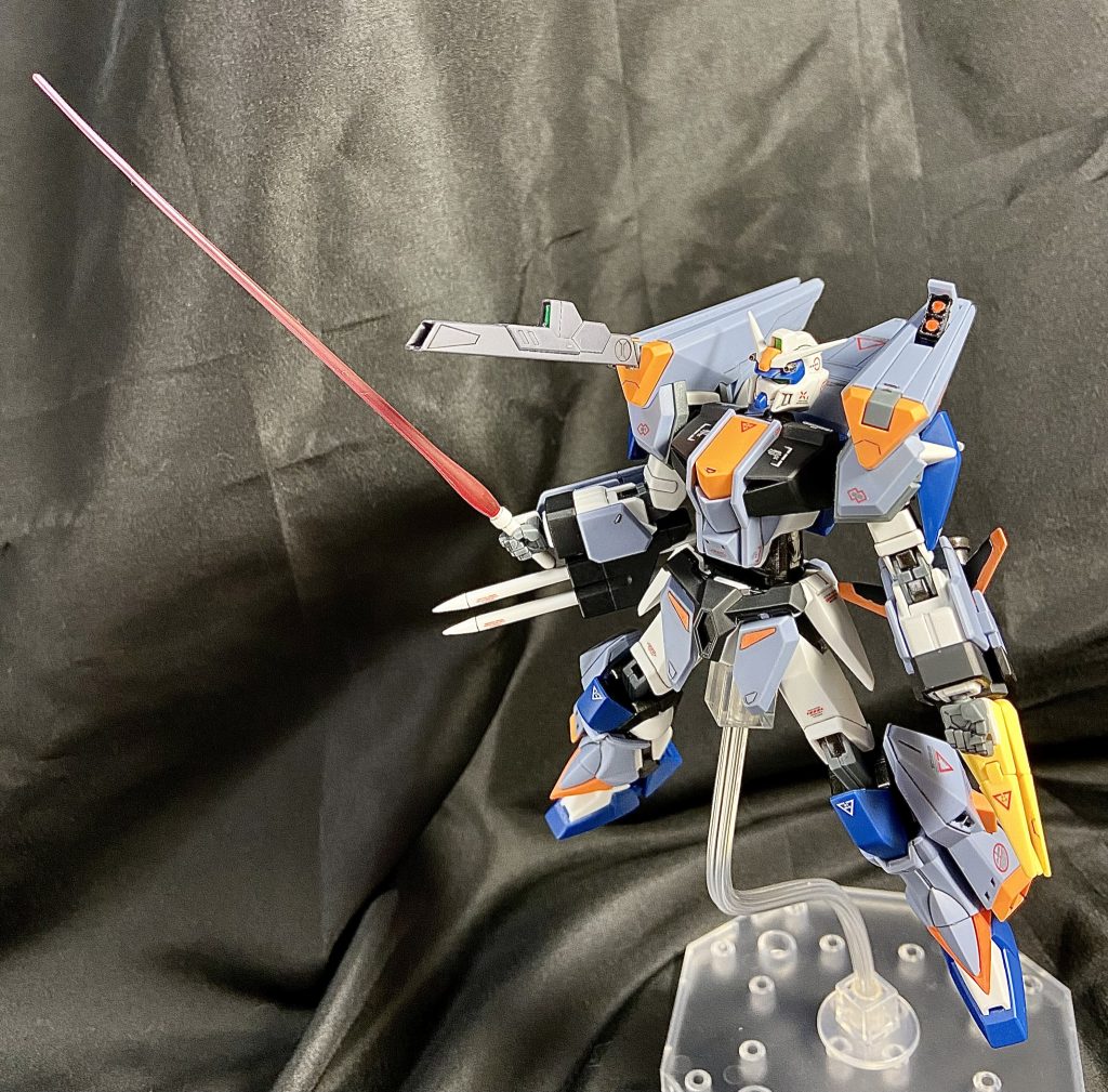 ミサイルポッドとビーム砲展開この隠し武器みたいな装備はブルデュエルっぽくて好きなポイント🥰