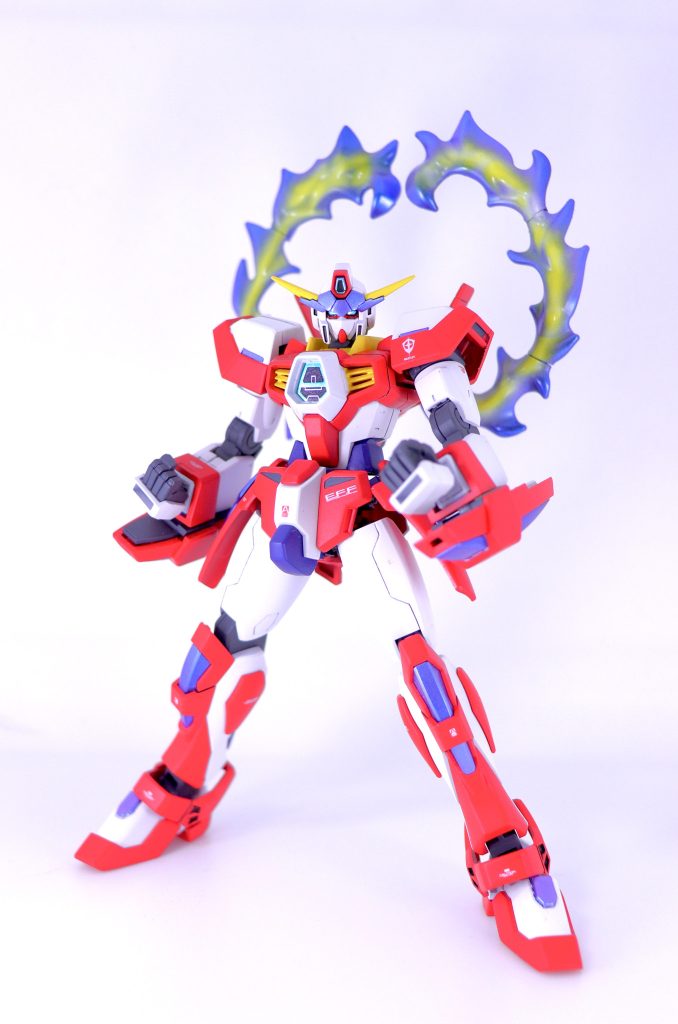 顔→AGE3オービタル胴・肩→AGE1ノーマル腕→AGE3オービタル掌→ビルドバーニング脚部→ビルドバーニング背中の炎は青系にしてみましたが、元のクリアパーツでもよかったなかなぁ、、。戦闘スタイルは、殴る、蹴る、斬る!の超近接特化型!ここからは塗装ハゲ無視のポージング集です!どうぞご覧ください♫