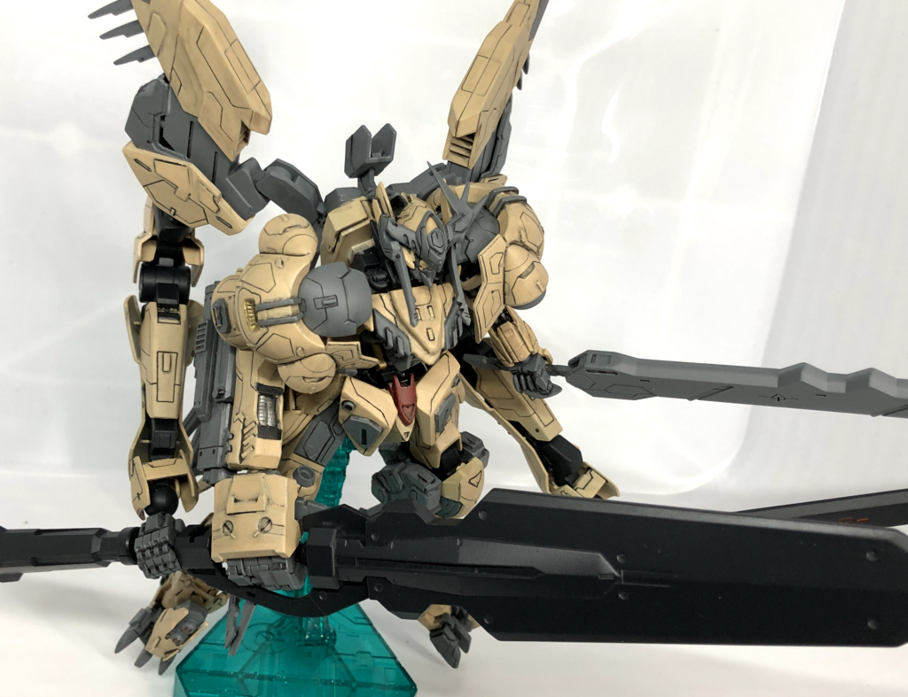 ルプスと言えばヴァルキュリアバスターソード!サブアームの補助によって機体の安定性、バランスを保ちつつ破壊力を存分に発揮する事が可能。...という勝手な脳内設定です。