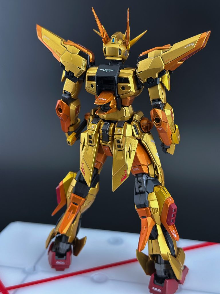 背面リアリスティックデカールは使用せず全て水転写デカールに置き換えました。特徴的な漢字も