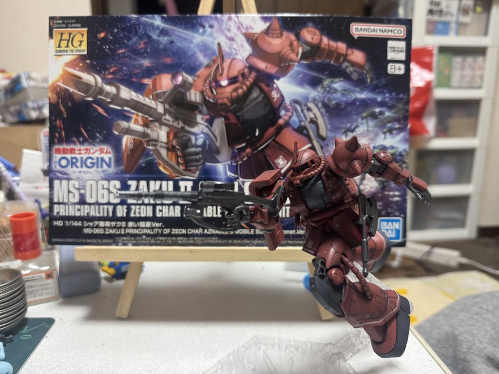 基本組み立てと付属のデカールを貼り付けリアルタッチマーカー黒1本のみでウェザリングしました。