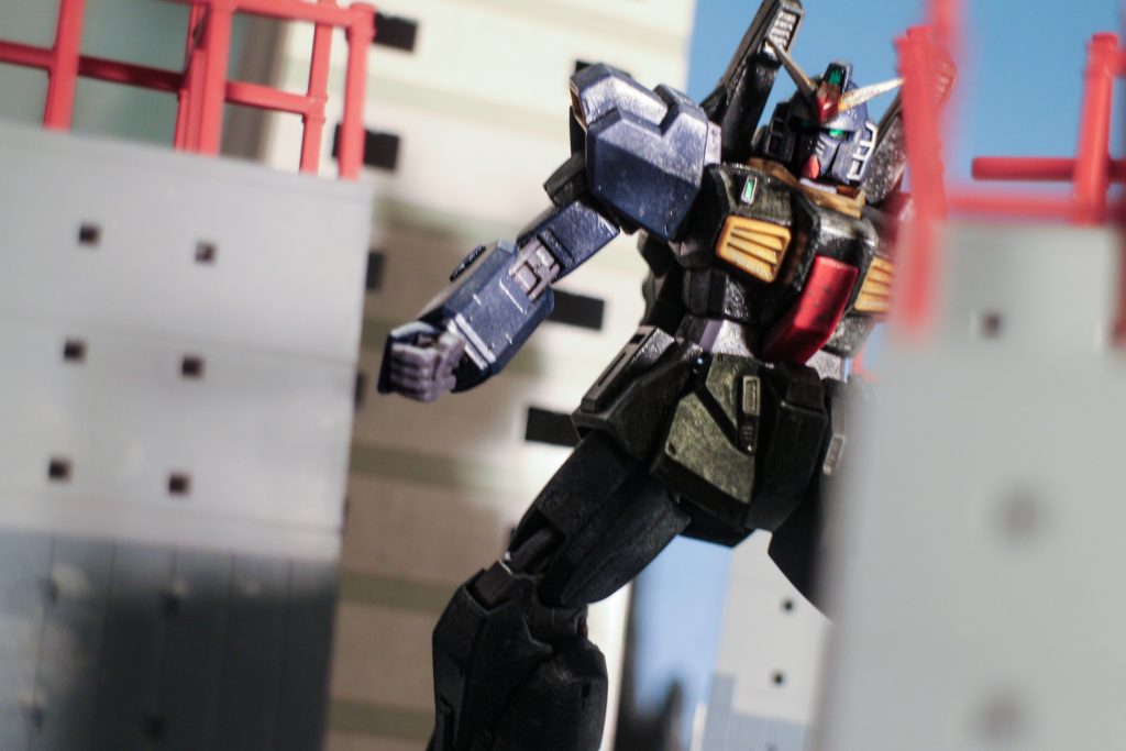 黒い『ガンダム』–3枚目/制作者：みそ初段