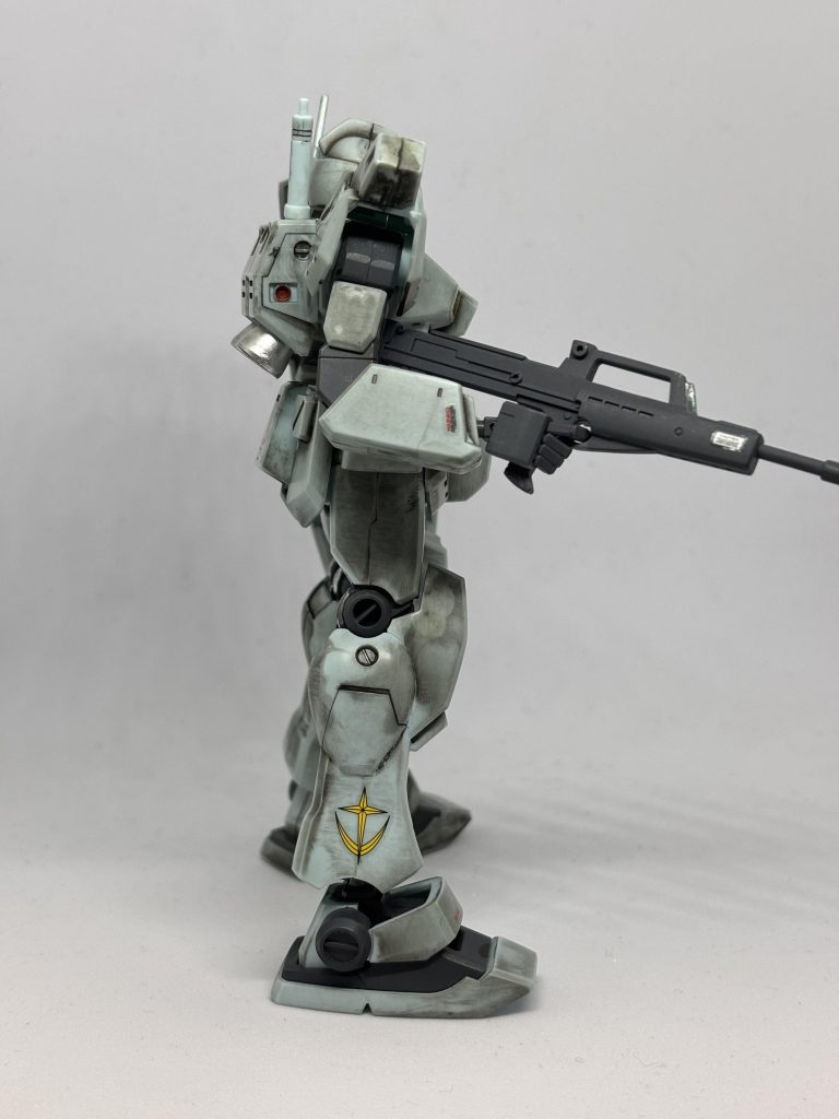 水転写式デカールを使用し、なるべく見苦しい部分は隠そうとしてます　笑