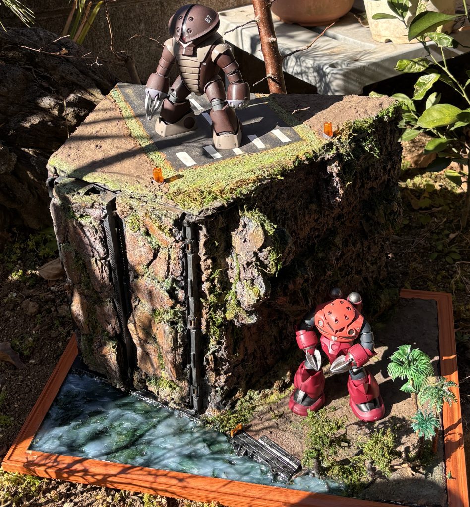 初投稿❗️ジャブロー的なサンダーバード的な基地(デカいジオラマ)–2枚目/制作者:cozy