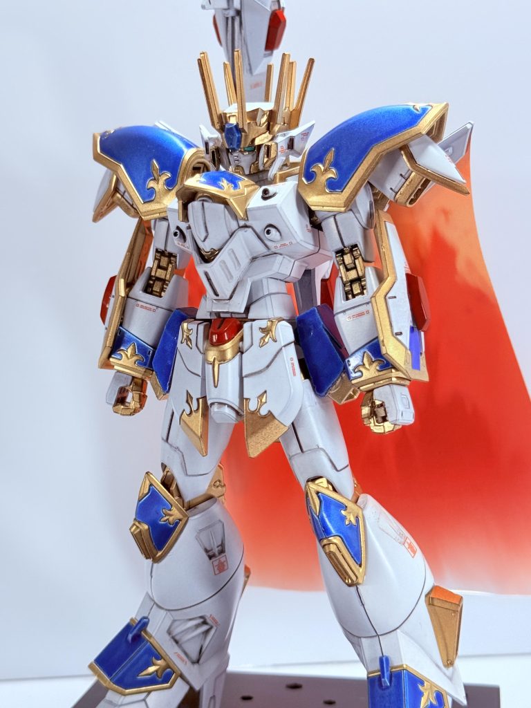 頭部はホワイトライダーを使用。カルラのパーツを貼り付けています。