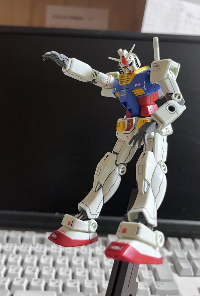 右肘が外に逃げないように高い位置でボールを叩きます。体が捻れないように、左腕でバランスをとるようにしましょう。 ...どうでしょうか?成形色とディカールのハーモニーを100点も奏でているハヤマオさんと戦うには、アタシの超必殺ガンバレー(ガンプラとバレーボールの融合)しかない。ここまで見てくださった方、ぜひコメントをお願いいたします。