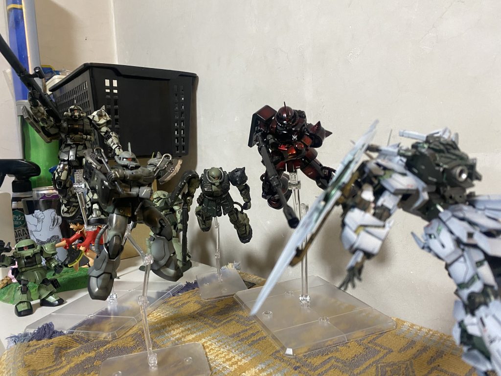 シャア専用ザク–4枚目/制作者：ui