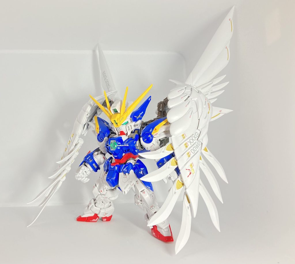 追加の水転写デカールを貼ったり、ウイングユニットのデカールに悩んだり、汚し塗装のイメージが湧かなかったり…