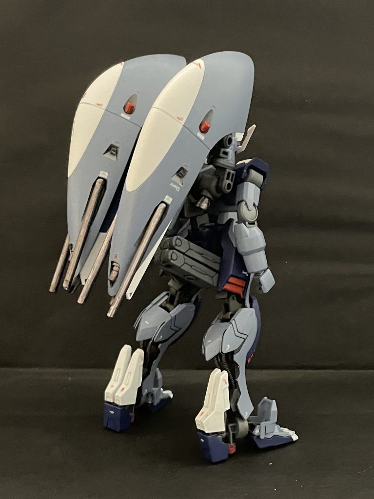 どことなくフリーダムの兵装ウイングの佇まいセカンドシリーズでカオスと共にフリーダム色が濃く継承されているのでカオスにはクスフィアスレール砲が、そしてこのアビスにはバラエーナが受け継がれたと考えるとこの兵装ウイングもフリーダムの設計思想を元にしてたとするのもアリかもしれない