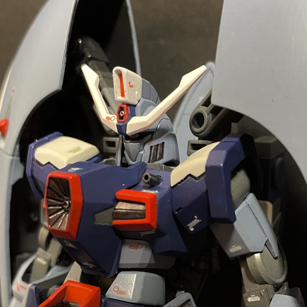 カオスの兄弟機なので顔ももちろんモノアイガンダム