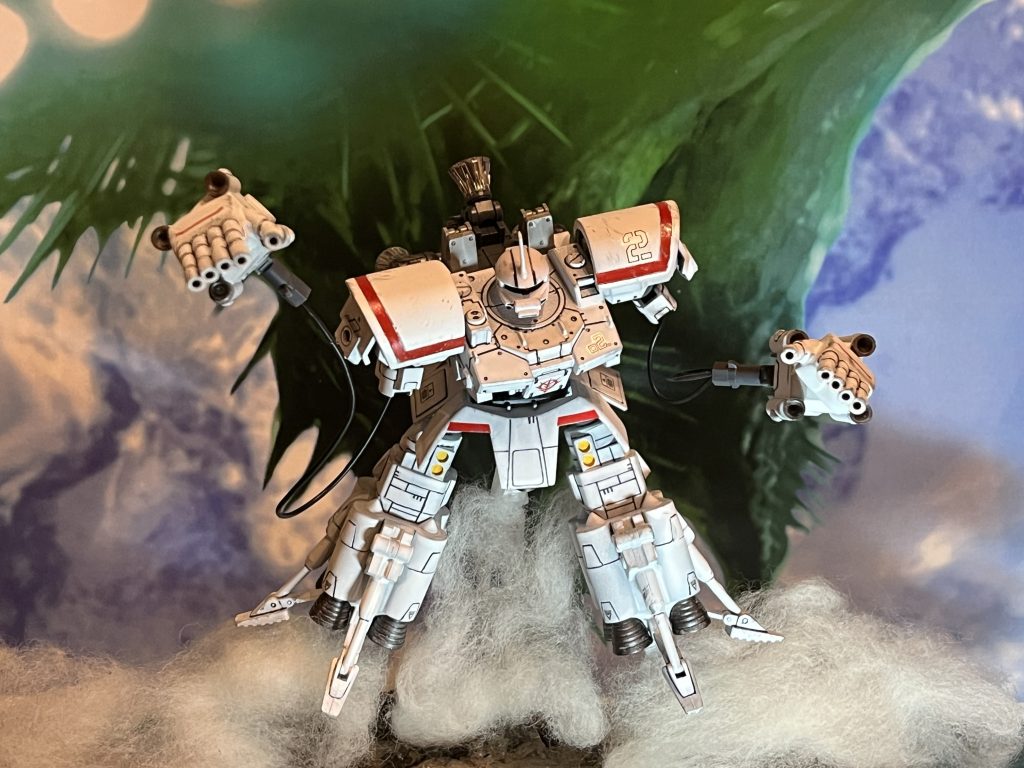 昔はビームを搭載するアドバンテージが大きかったので頑張って沢山つけたら腕がデカくなってしまいました。両手から10発ビームって凄い。では、行きますよ。クワッ以下、制作工程