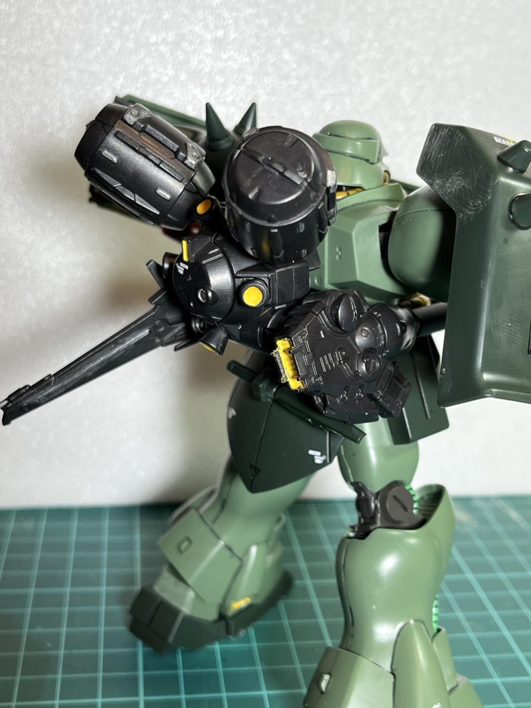 背面デカール、部分塗装（ガンダムマーカーのイエロー、シルバー）