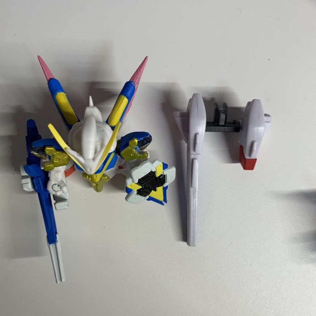 肩武装はアンサンブルのものがおさまりがよかったので、余計な部分だけ切って載っけてます