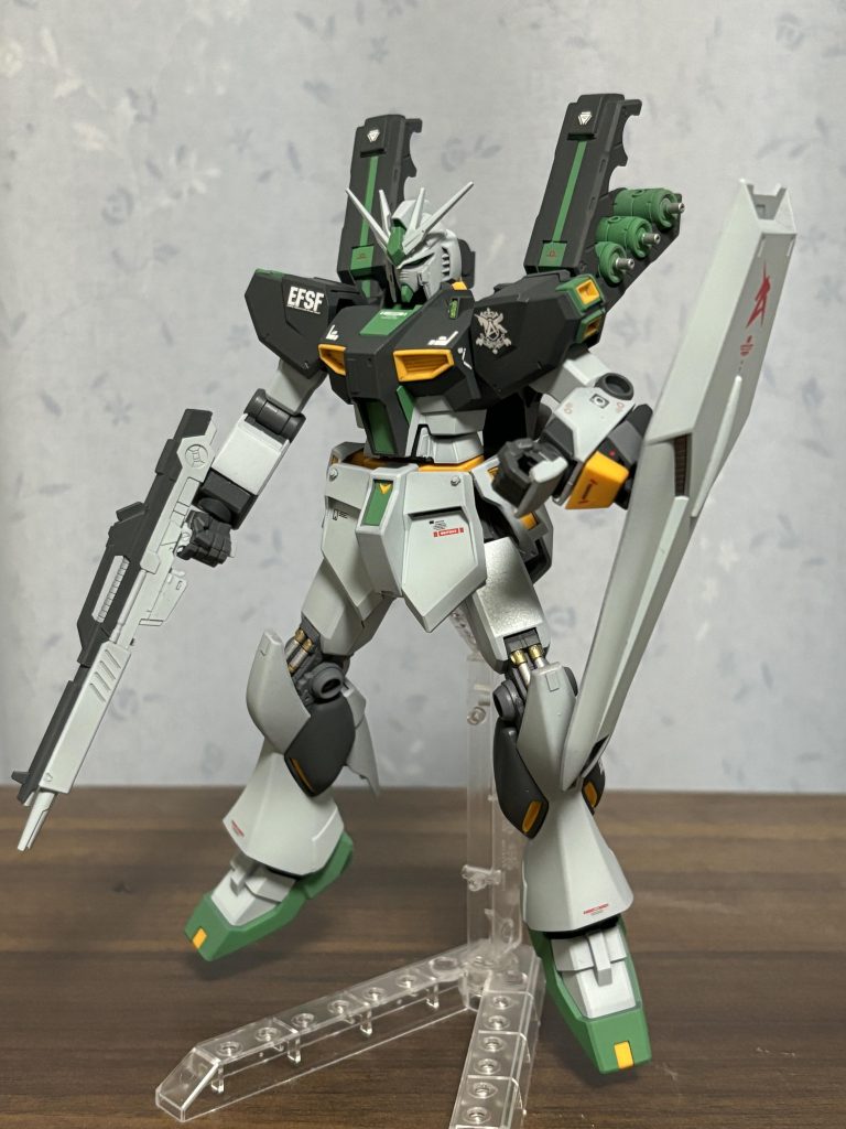 全体ショット。　写真後から見て気がついたけど艶消しのムラが。。