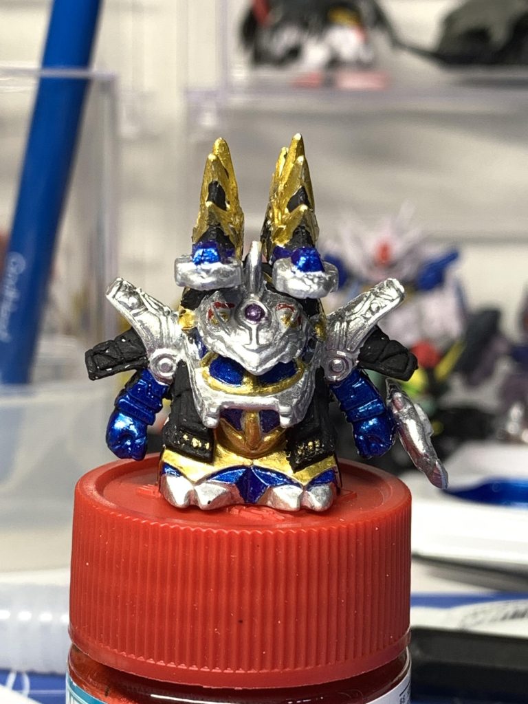 前2つで味を占めて挑戦してみましたフリマみてて欲しくなったんですが、万超えたりもするので自作に踏み切りましたヽ(´o`;レジンウォッシュに1日つけて可塑剤抜きをして、サーフェイサー吹いてから水性ホビーカラーのメタリックを使いながら塗りました