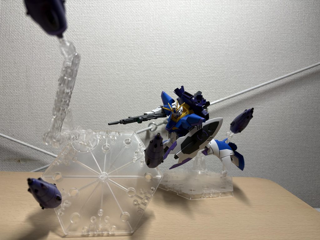 水星の魔女のビット用スタンド買ったんですけど、まだ袋から出してないですねw