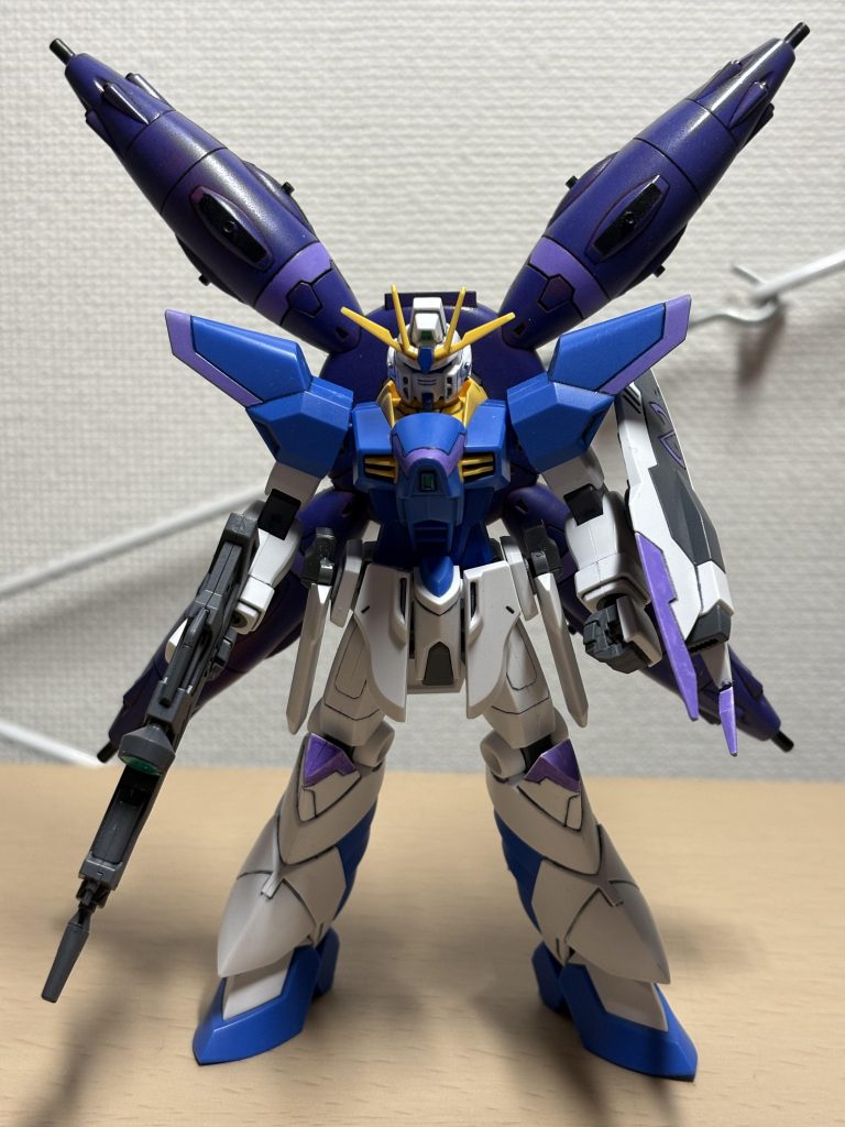 どうでもいいんですが、ファウンデーション機という妄想は塗ってから考えました。紫塗っていって、「あれ?なんかジンFっぽい色じゃね?」って思って、もうそれでいいやみたいな。でもあらためてジンF見たら、全然この機体と色が違うっていう…