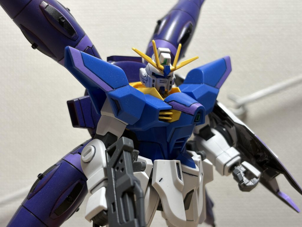 いつもは赤を青にするだけなのですが、当社比でいつもとは違うテイストにはなったかなぁ、と。