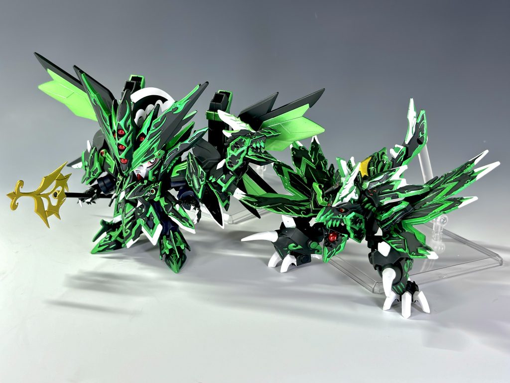 元々スペドラの意匠を持つ真駆参大将軍を素体に、ドミナントスペリオルをスペリオルダークと見立ててほぼそのまま着込み(