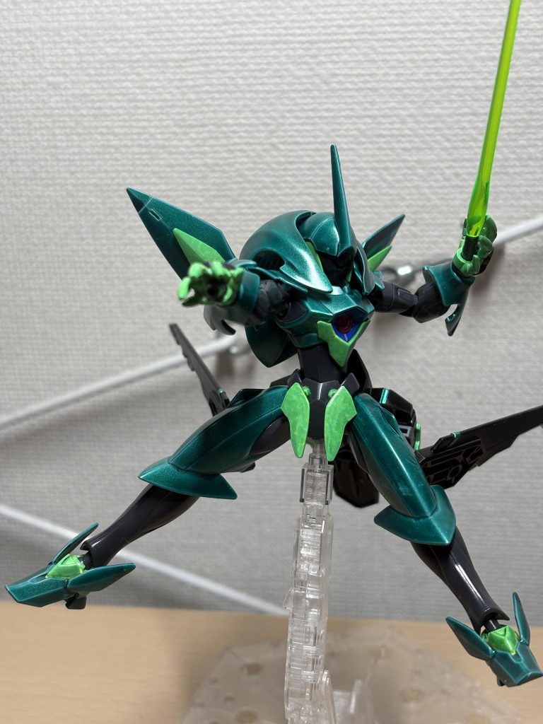 ただしブレード使用中は機動性が落ちる設定。