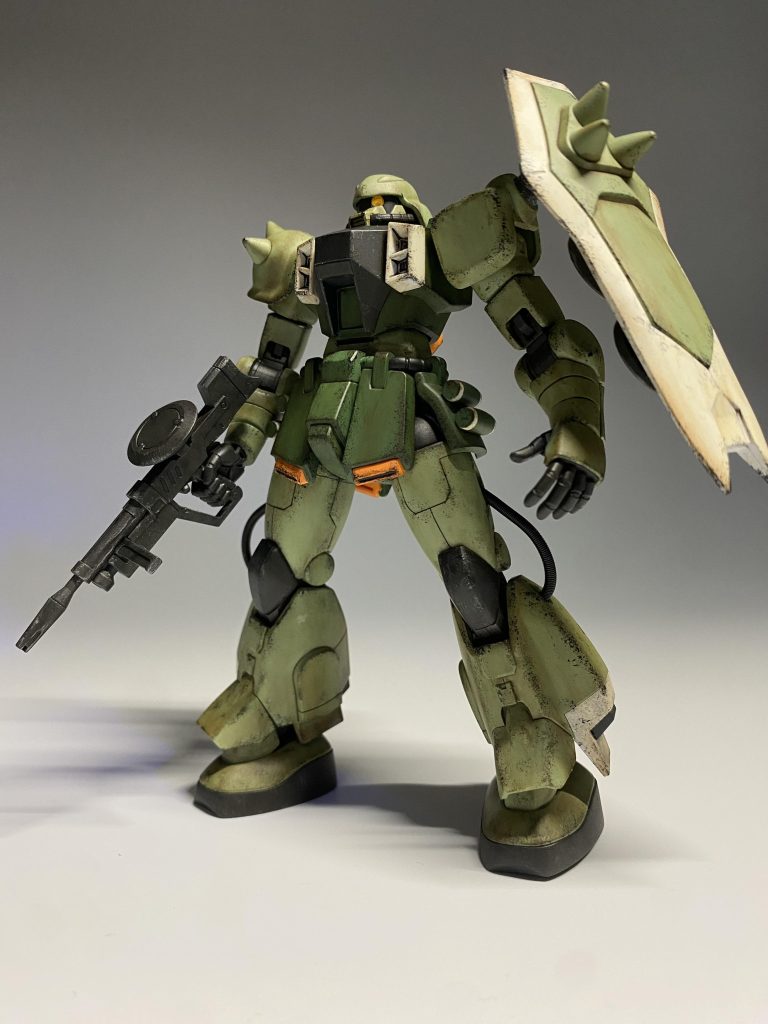 ザクウォーリアとリバイブザクをミキシングし、太ももをムッチリさせました！