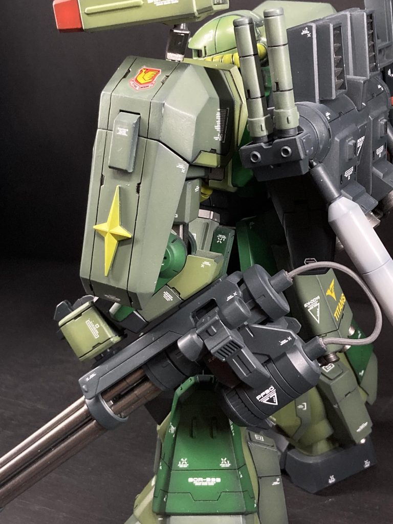 サーベルホルダーは今どき風に。