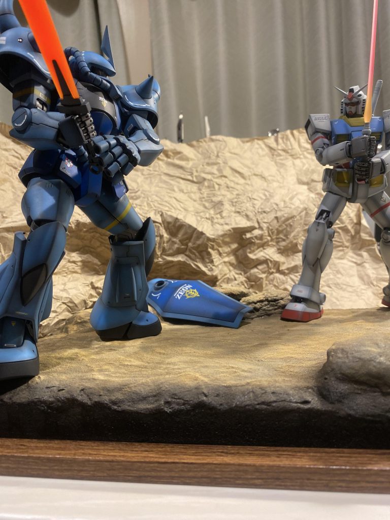 初のジオラマ作成ということで、ファーストでも随一に大好きなグフのランバ・ラル特攻のシーンをイメージして作成してみました🐥💕