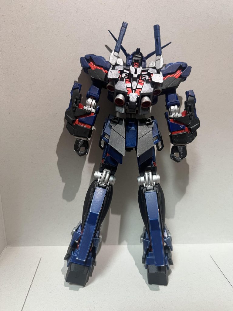 サーベルは基部が折れて接着した際に傾いてこの形になってます^^;ま〜これも個性かな笑