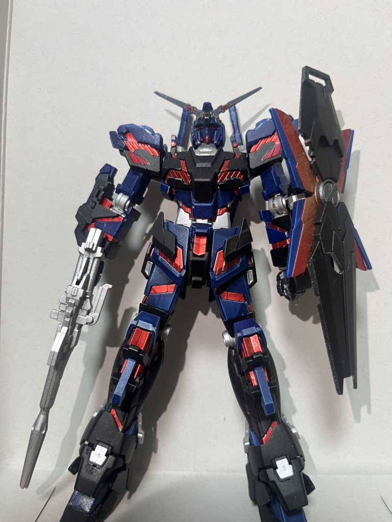 ビームマグナムとシールド装備実は右肘をポッキリやってしまい接着し過ぎた為ポージングはほぼ不可能(T . T)思いつきでシールドのサイコフレームをグラデーションにしたはいいが本体のサイコフレームもやればよかったと終わってから後悔Oｒｚ 