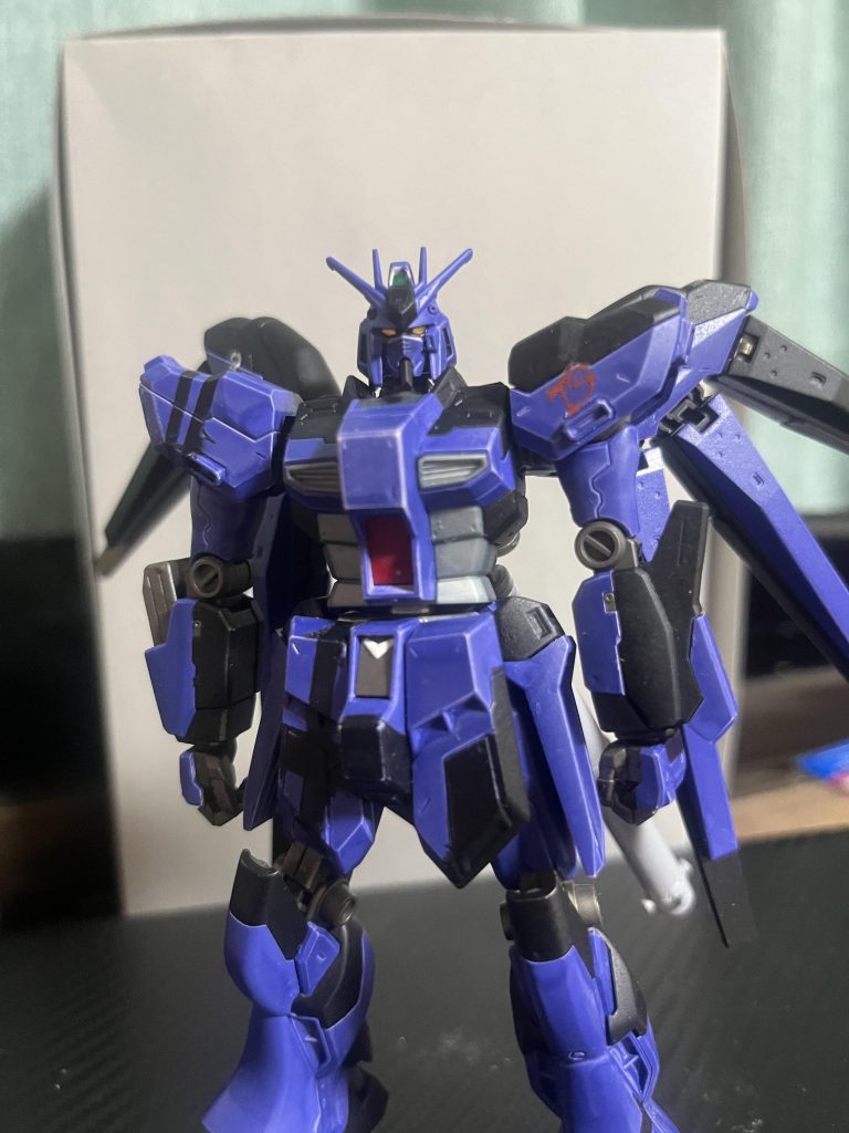 肩のデカールはタービンズの物ですがたまたまプレゼントする同僚のイニシャルだった為使用笑