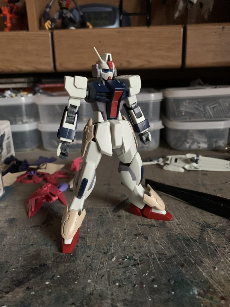 ここからは制作工程に入ります。まずはHGダガーをベースに30MMおよび30MSのオプションパーツを使って盛って参ります。