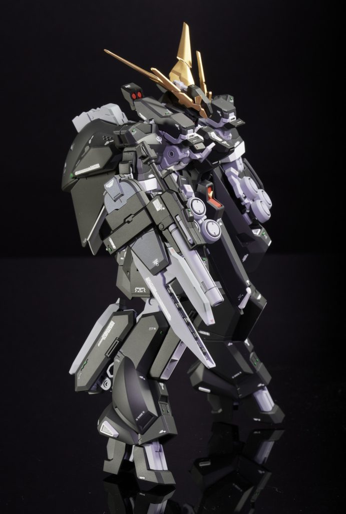 このライフルとグレネードカッコいい!!ライフル砲身にある肉抜きが気になったのでシイタケディティールで埋めています一気に完成度上がります!今回のお気に入りポイントの一つです