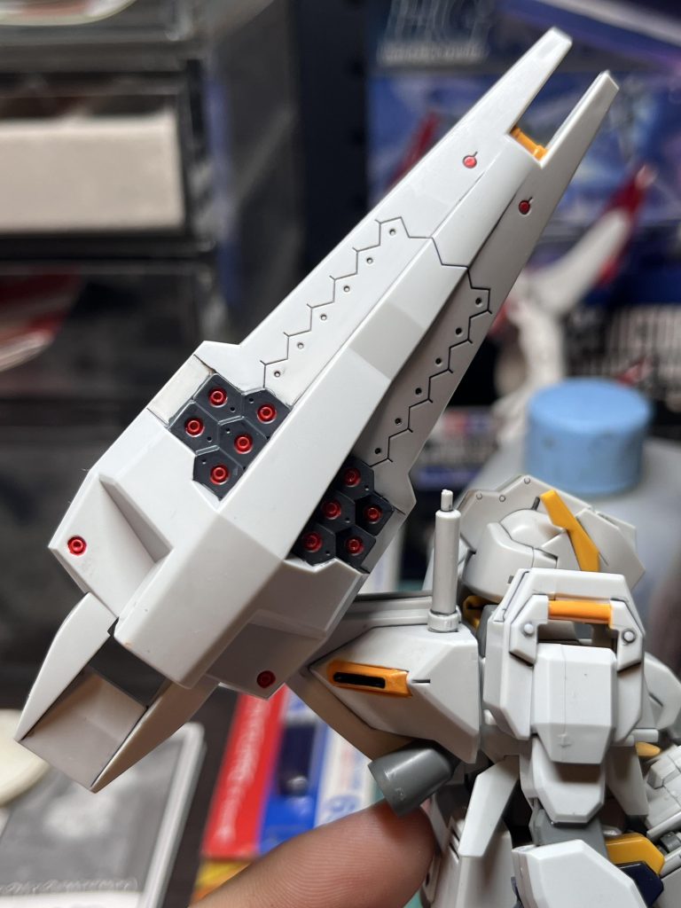 強化型シールドブースターも塗り分けてます。集合体恐怖症殺しです。