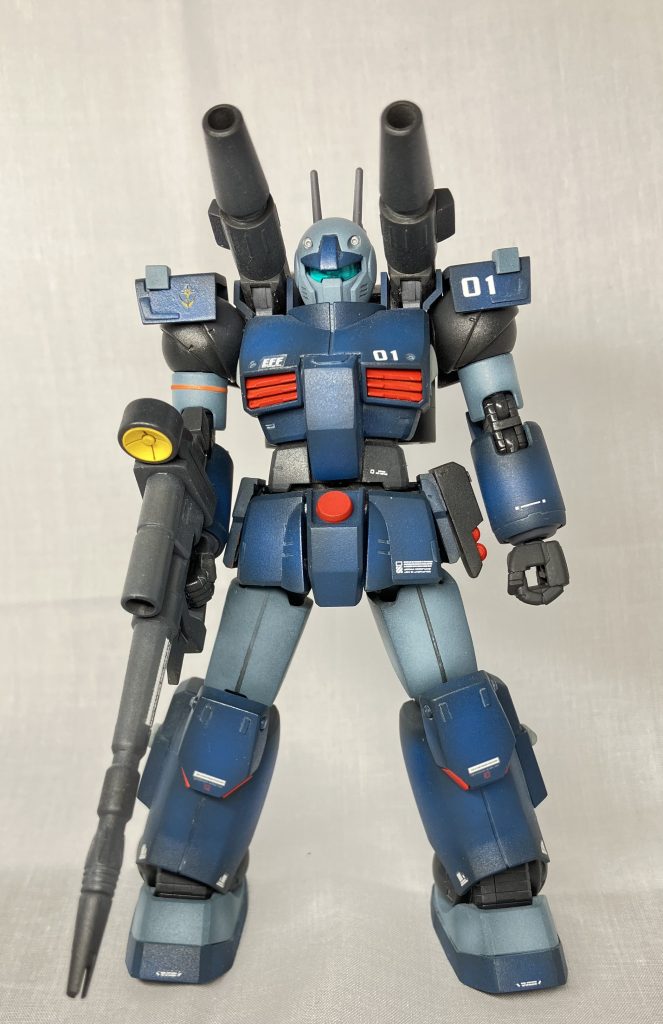 フロント肩パーツ、キャノンの突起、グレネードホルダー、膝等が自作になります。ベースはリバイブ版ガンキャノンになります。