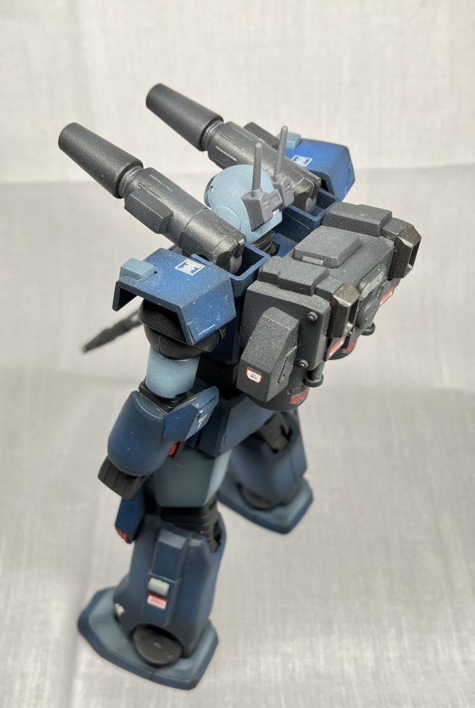 リア上部この時は今よりもスジボリが苦手で、プラ板を貼り付けるばかりだったので凸ディテール中心です…