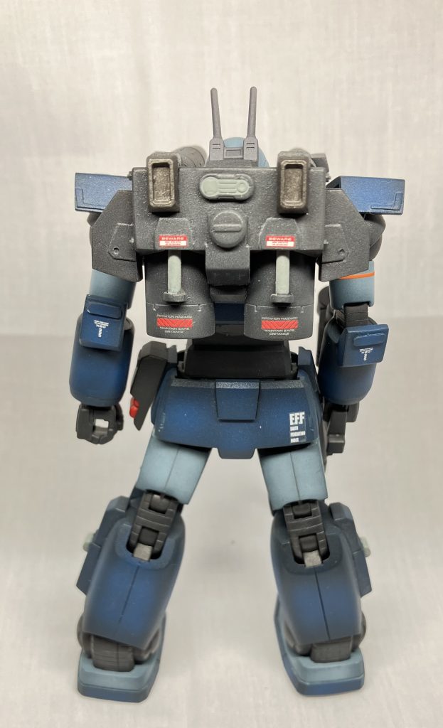 バックバックパックはキットのものをプラ板で大型化。スラスターカバーは技術力不足でオミットしました…