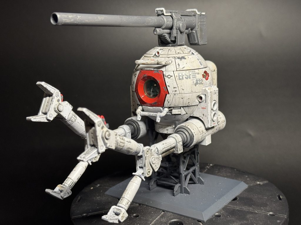 全体的に油絵具でくすましてあります。