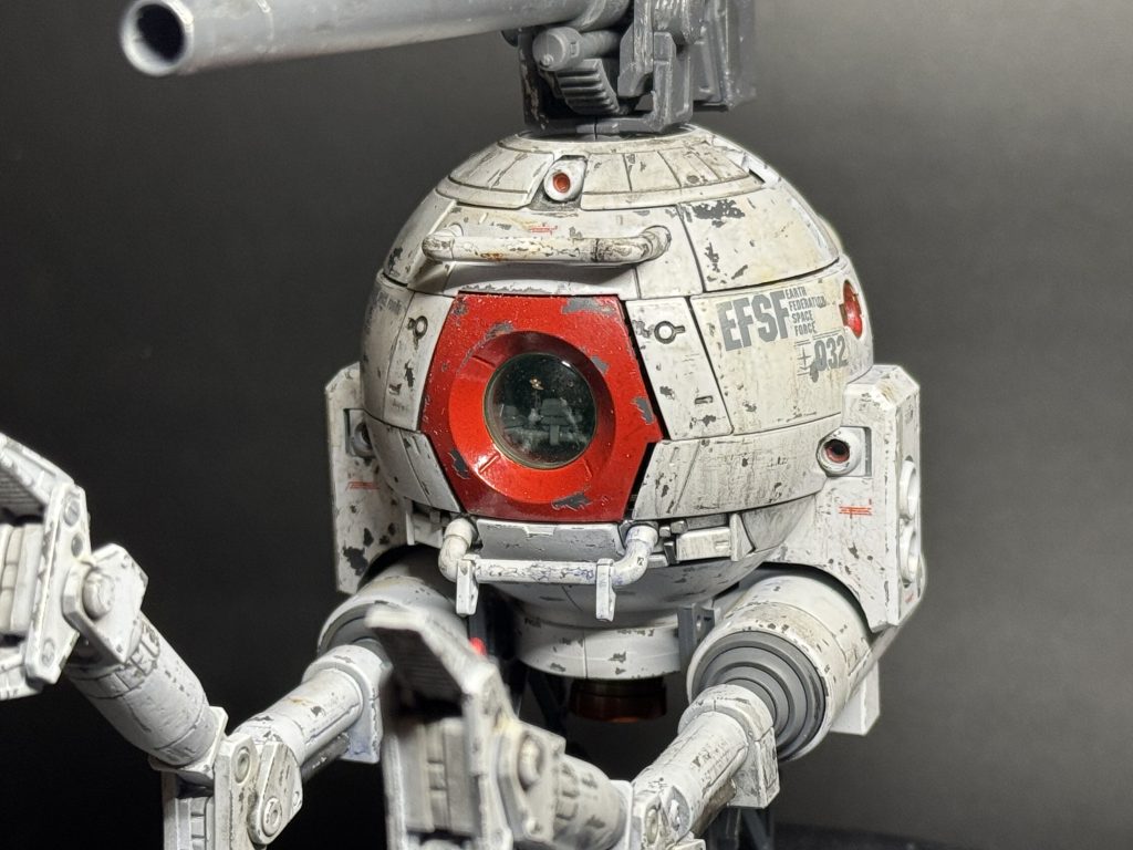 劣化表現はバトルダメージでは無く、宇宙デブリが細かく当たった感じです。ちょっと控えめになりましたがこれはこれで良しです。