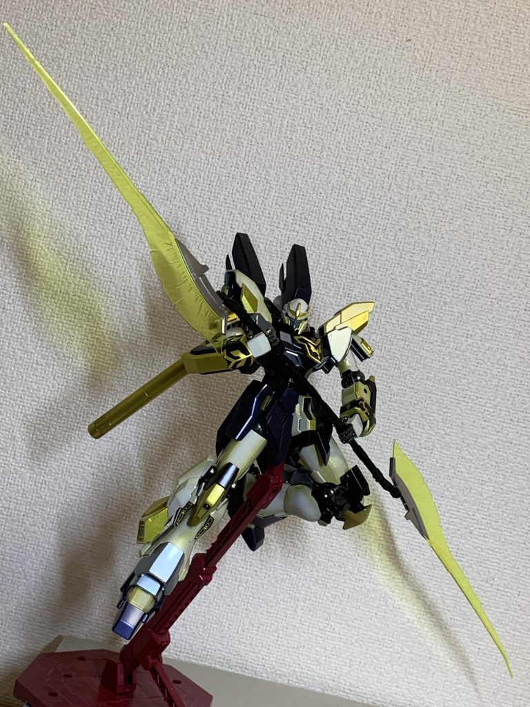 長い武器持つとこのポーズしがちこの手めちゃくちゃストレス