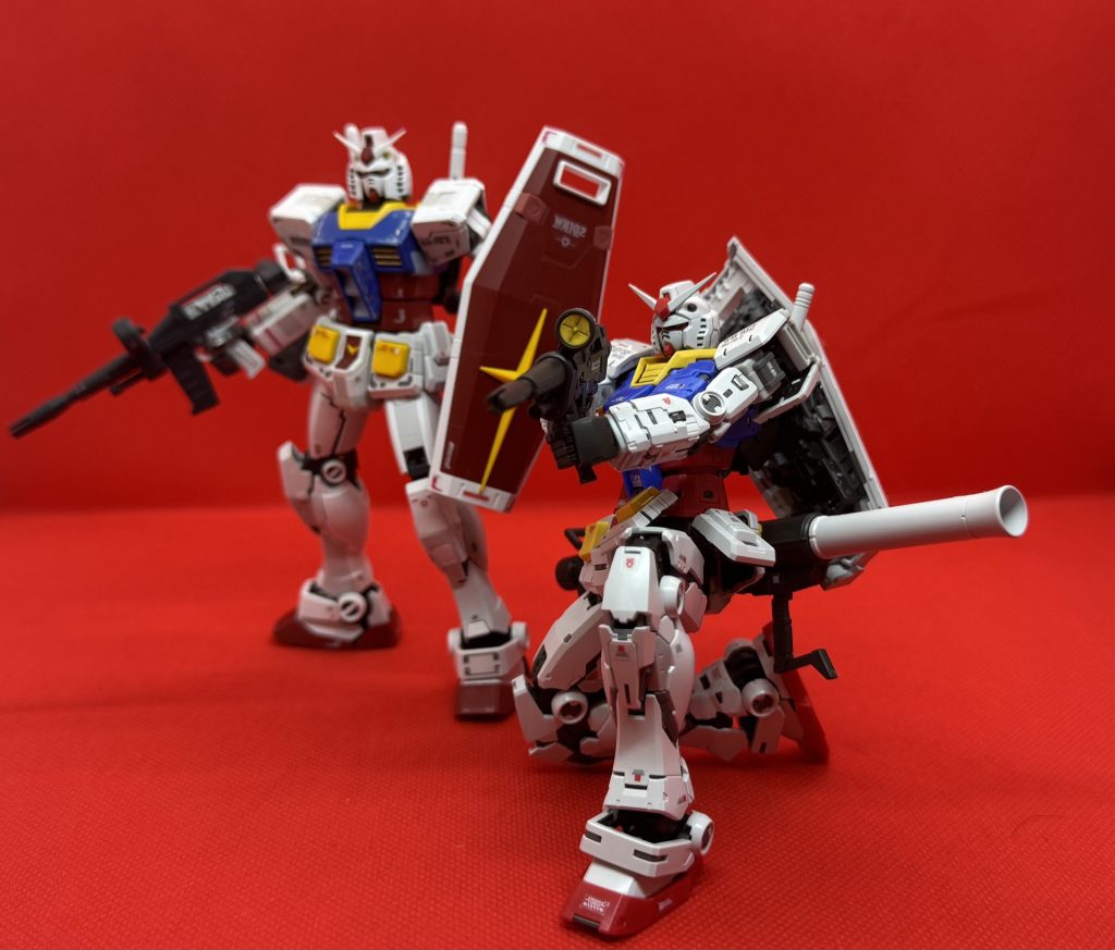 先代のRGのおっちゃんと並べてみた。随分お顔がシャープになってるんだな。