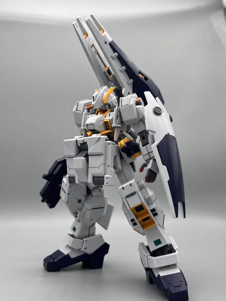 トライブースターはAOZを集めている友人からの頂き物だったので、貰うまでの間は次世代量産機で飾ってました。