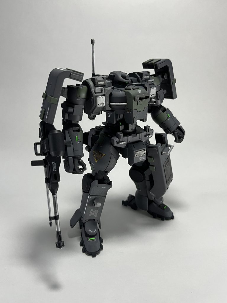 〈使用塗料〉・MSグレージオン系・MSディープグリーン・MSグレー連邦系・メタルカラーステンレス・シルバー・蛍光グリーン〈使用デカール〉・アシタのデカール・ガンダムデカール（ティエレン用） 