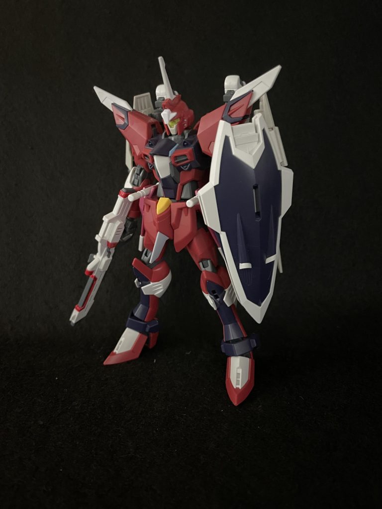 イモータルジャスティス本体は顔以外手を加えていません。ゴーグル顔とおでこのパーツ、バインダーはリゼルディフェンサーBから移植しました。