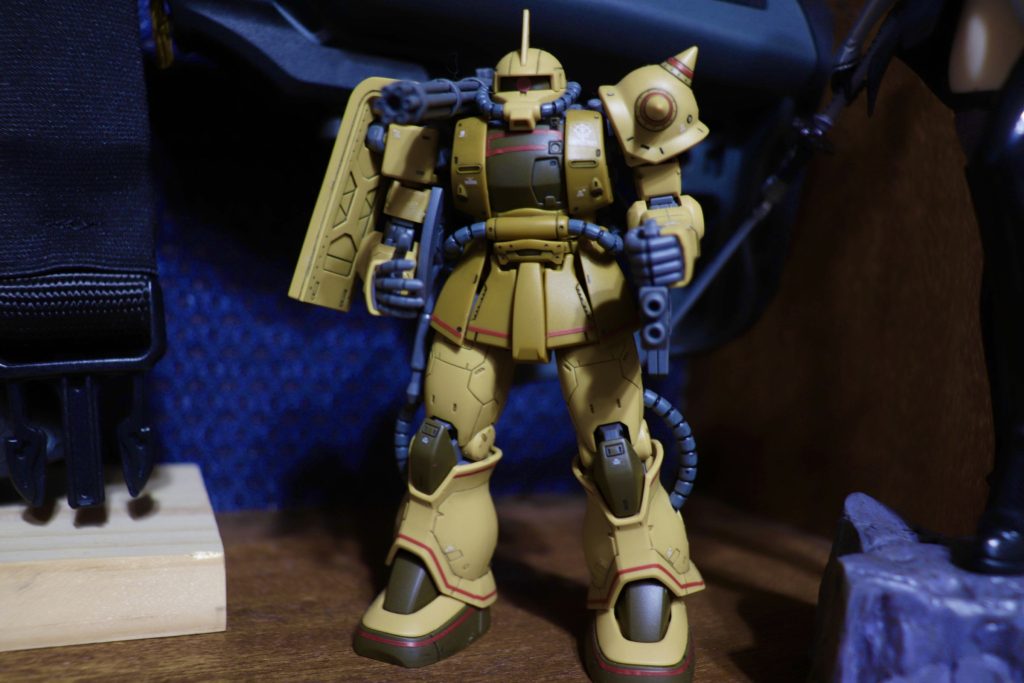 素組み&スミ入れ・デカール・水性艶消しクリア仕上げですそれだけでこのクオリティ。やはりバンダイさんの技術はすごいですね。角がシャープ。オリジンMSは全てカッコいいです。