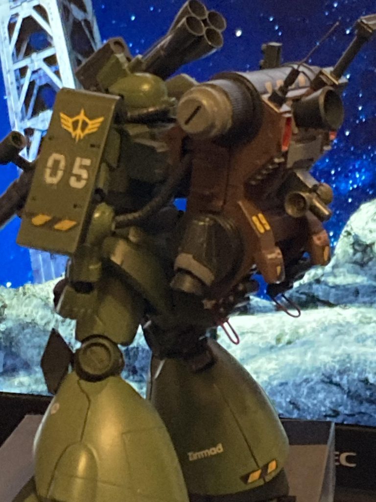 バックパックが、でっ!でかい!下半身が大きいので倒れずに済みました💦