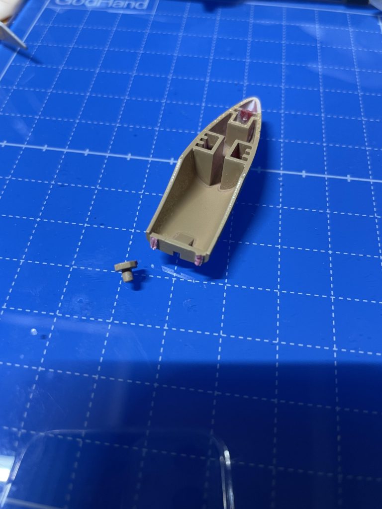 完成間近で元の機首パーツが壊れちゃったので仕方なくイージスナイトの機首パーツを使うことに...