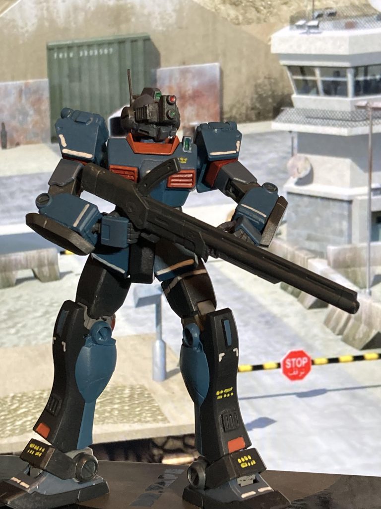 頭部にパーツを加えてジム改のような雰囲気にしてみました。