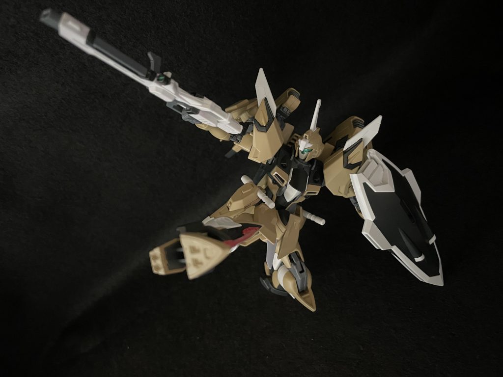 ダガー系のパーツを使ってコストダウンしつつ、遠中近揃った強力な装備があるので元のイモータルジャスティス以上にバランスが良く、シンやアスランのようなエースパイロットでなくてもダガーやウィンダム、ザクウォーリアを圧倒出来る性能を持ちます。