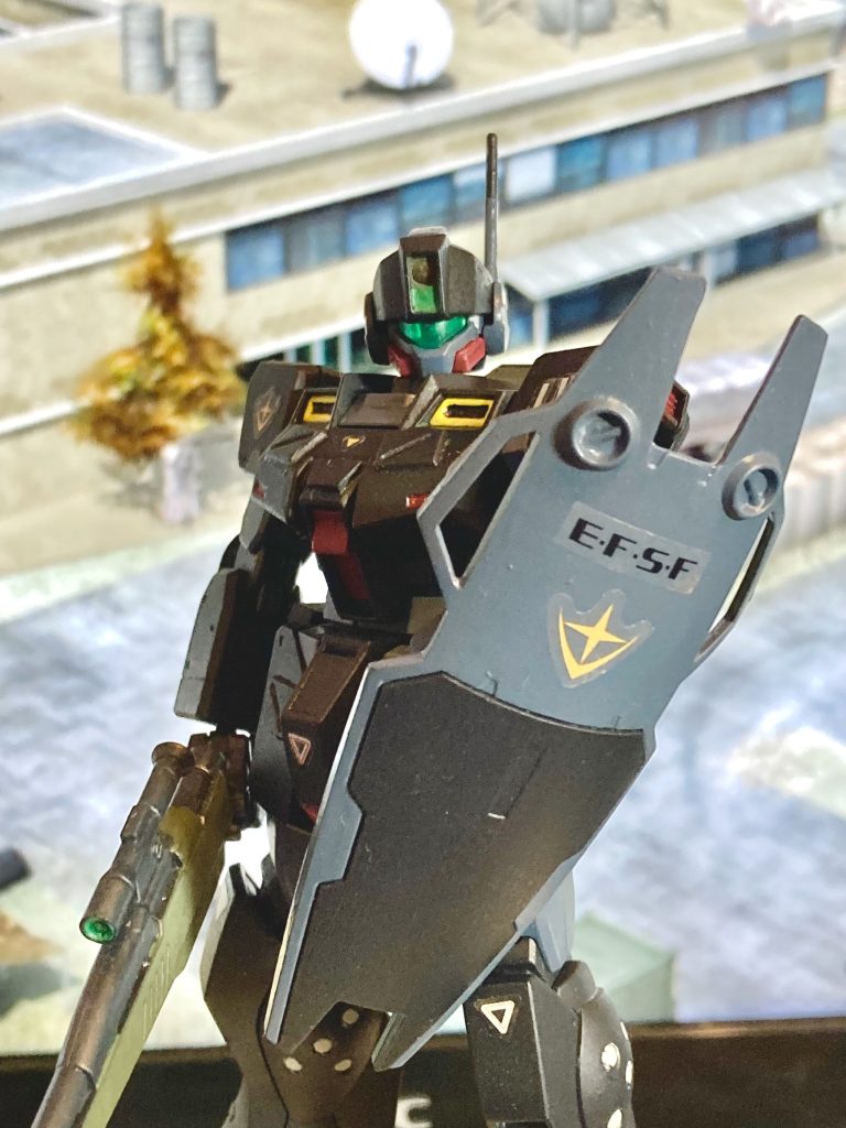 素直に製作ってのも、良い感じです^_^ リドウォルフってあまり、よく知らないのですけど、カラーリングが良いですねー。同じ機体でもカラーリングで随分と変わるものです^_^ 今回もご覧いただきありがとうございました😊